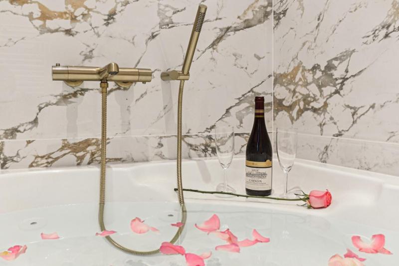 Lavie Maison Hot Tub And Ac Near Arc De Triomphe Paris Extérieur photo